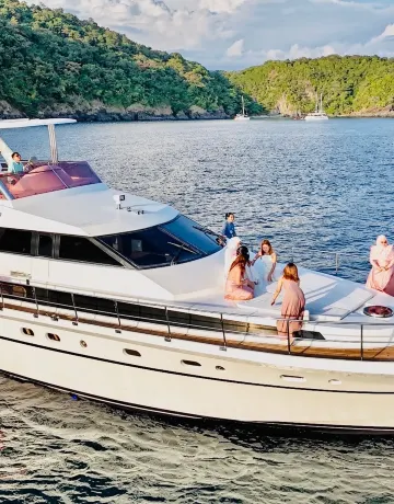 ห้องดีลักซ์พร้อมเรือยอชต์ส่วนตัว (สูงสุด 25 ท่าน)