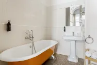 Appart'City Collection Nîmes Arènes Hotels in Nimes