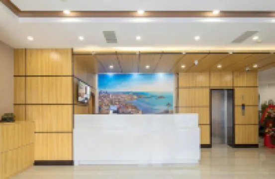 Zhanqiao Qinglan Hotel (Qingdao Railway Station Catholic Church Branch)