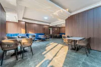 V8 plus Huanlin Hotel (Wanning High-speed Railway Station Branch) - sarapan