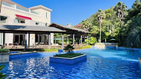 Xingyi Zhaozhuang Resort Hotel Отели рядом с достопримечательностью «Jushan Square»