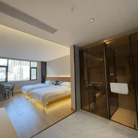 Lan Feng Hotel (Weining Caohai Convention and Exhibition Center)