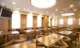 2. 호텔 루트 인 ..