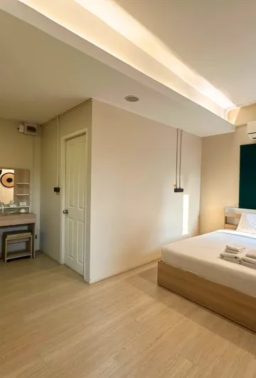 ห้องดีลักซ์ คิงไซส์ พร้อมห้องน้ำส่วนตัว