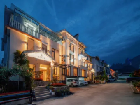 love and family Hotels near Tianmen Mountain National Forest Park