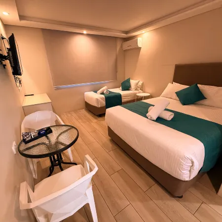 Marco Polo Motor Inn Sydney Отели рядом с достопримечательностью «Стадион «Ляйххардт Овал»»