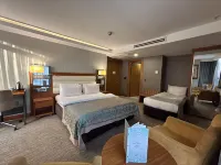 Grand Turkuaz Hotel Hôtels à proximité de : Yunuseli Spor Tesisleri