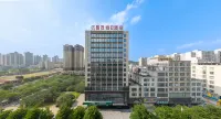 Lianjiang Changmao Holiday Inn (Xinyi middle school store) Hotels near Guangdong Institute of Arts and Sciences