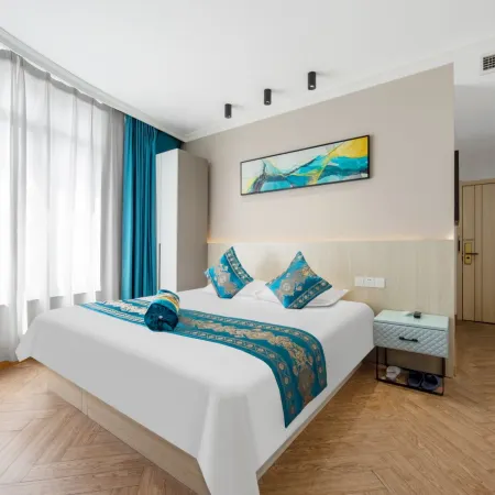 Xiangfu Hotel (People's Square Changzheng Hospital)