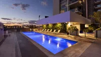 Trafalgar Lane Apartments by CLLIX
