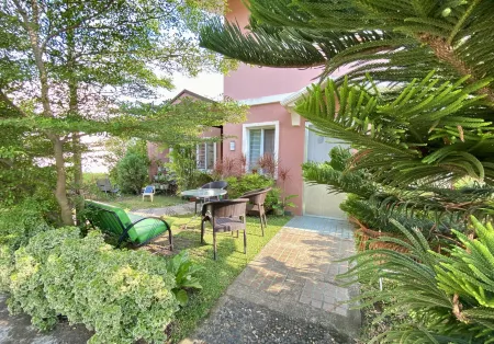 Relaxing and Peaceful House at Camella Bacolod Отели рядом с достопримечательностью «Руинс»