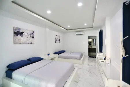 The Munique Cliff House Chumphon - private jacuzzi with beach views