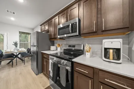 Luxurious 4 Bed Duplex Getaway!