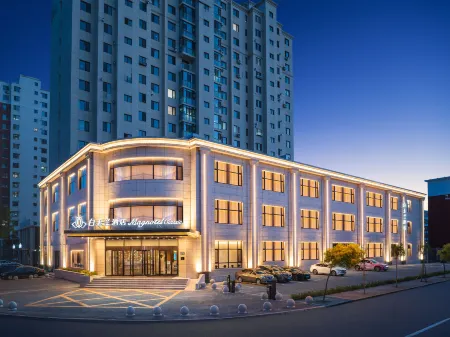 Baiyulan Hotel (Jinzhou Liaoshen Battle Memorial Hall Shiqiaozi Morning Market Branch) Отели в г. Цзиньчжоу