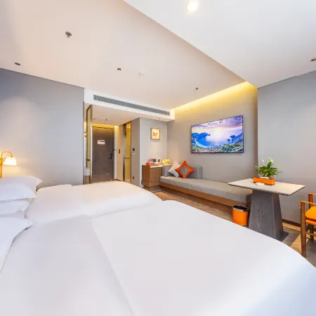Dunhuang Binhe International Hotel (Dunhuang Night Market & Dunhuang Bookstore)
