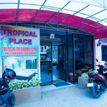 Tropical Place Hotel by RedDoorz