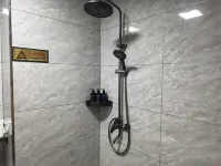 Yinchuan Zuowang Yunshang Homestay (Railway Station Huaiyuan Night Market) - غرفة مطلة على الجبل