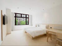 Haiyou Hotel (Lanzhou West Railway Station Zhongtianjian Plaza Branch) Hotels in Lanzhou