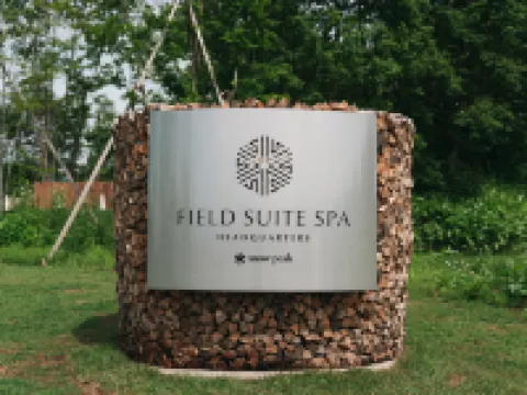 Snow Peak FIELD SUITE SPA HEADQUARTERS