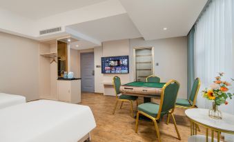 Geli Hotel (Lingfeng Square, Hezhou)