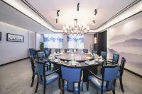 Huang He  International   Hotel