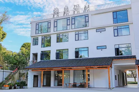 Yinghao Hotel (Dayi Anren Ancient Town Sichuan Jianchuan Museum Cluster) Отели рядом с достопримечательностью «Museum Cluster Jianchuan»