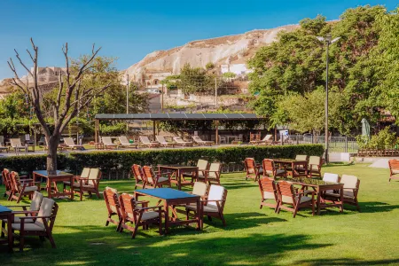 Melis Cave Hotel Отели рядом с достопримечательностью «Yunak Spa at Yunak Evleri Cave Hotel»