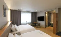 Hotel Grand Bay Boryeong Hotels near Nampo Station