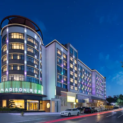 Madison Hotel Zhengzhou Zhongyuan Futa Hotels near Fu Tower