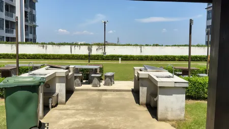 Movie Vibes 2BR4pax Creamy Zen Austin Regency