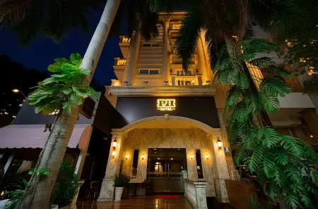 PH Hotel(SECC  Phu My Hung) Отели рядом с достопримечательностью «RMIT Vietnam Academic Building 2»