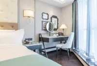 Xana Hotelle（Fengcheng High-speed Railway Station Longrun City Plaza） Hotels in Fengcheng