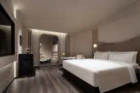 她與繁花•RARAHOTEL(五一廣場國金中心店) 四羊方尊附近的飯店