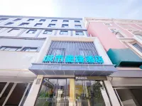 City Comfort Inn Hotel (Luohe Vocational Technical College Huanghe Square) Hotel a Luohe