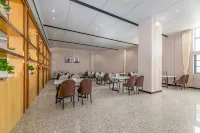 Guo'ao  E-sports  Business Hotel (Laohekou Passenger Station Branch)