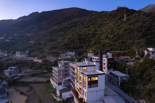 Qingya Yuanshan Homestay,Mount Siguniang Hotels in Xiaojin