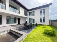 Songfengju Courtyard Hotel (Xingyi Wanfenglin Airport & High-speed Railway Station Branch) Hotel dekat Jushan Square