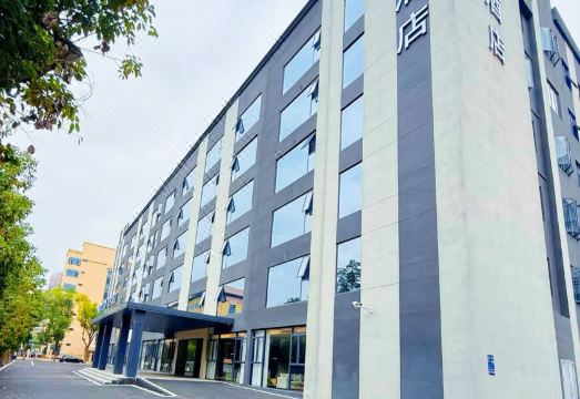 美伦酒店（葛店经开区综治中心店）外景图