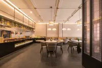 STADSBESÖK Longzhu Hotel (Yibin Hejiangmen Daguanlou) - موقف سيارات