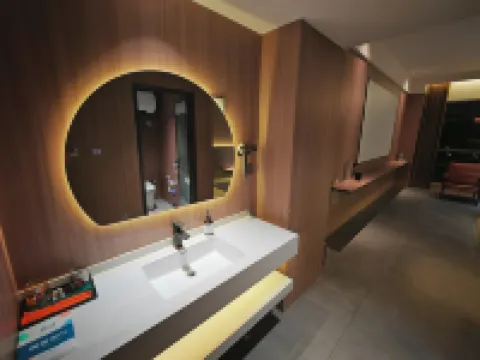 Lezhi Homestay (Baoding East Railway Station He Da New District Store)