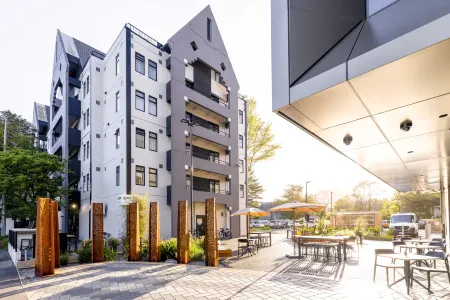 Hotel Give Отели рядом с достопримечательностью «Кашмир Хилл Лукаут»