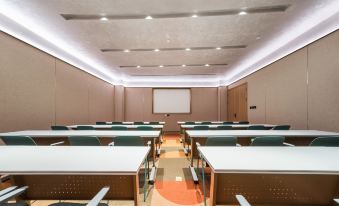 Orange Hotel (Qingdao Golden Beach Petrochemical University Branch)