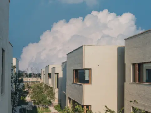 더 롱 서클 하우스