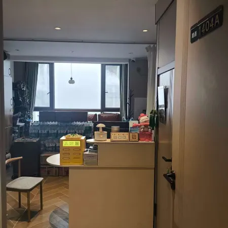 Qiyu Hotel Apartment (Harbin Ice and Snow World Shimao Avenue Metro Station Branch)