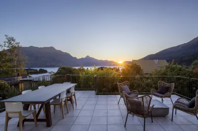 Lakeview Paradise: 3BR, Hot Tub, BBQ, Garden Hotel a 