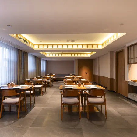 Qianna Hotel (Anyang Neihuang County Government)