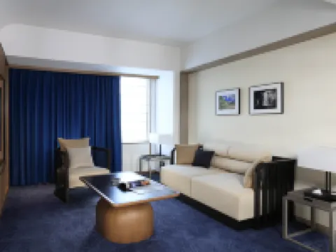 โรงแรมคอลเลคทีฟ โรงแรมในนาฮะ