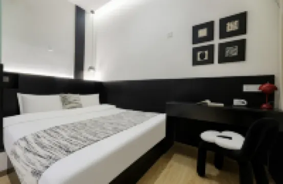 Qingxi Homestay (Luoyi Ancient City Branch, Cross Street)