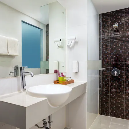 Favehotel Kelapa Gading Отели рядом с достопримечательностью «Мал Арта Гадинг»