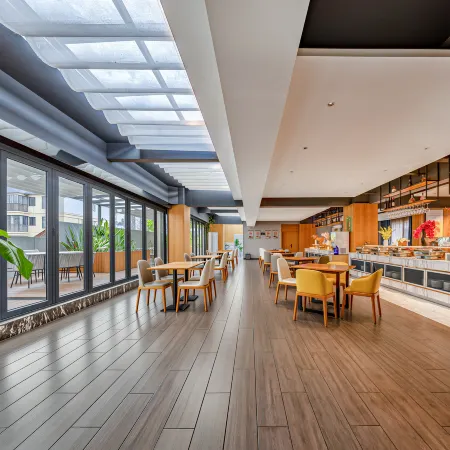 Lancang Yunjian Junli Cheng Hotel (County People's Government Branch)